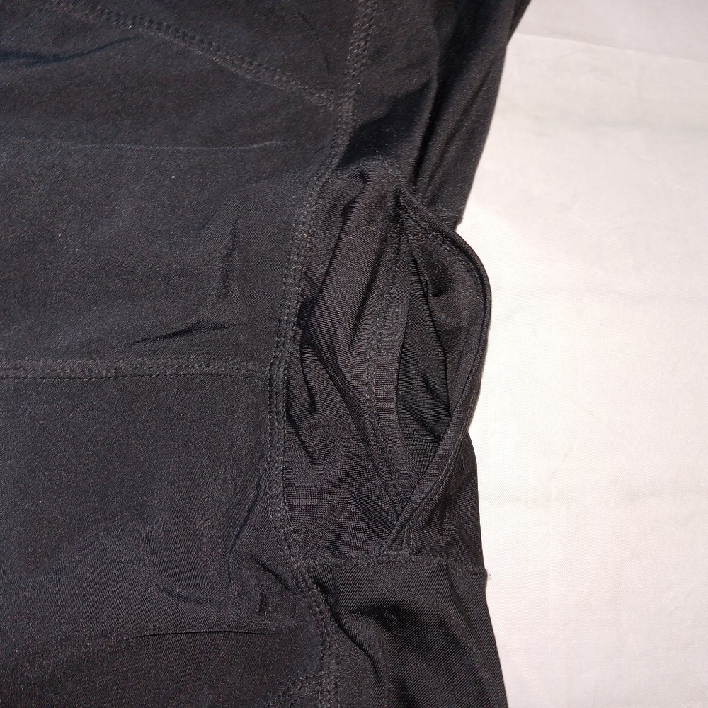 Reebok 3 Pc Bundle Capri Leggings, Shorts & Sports Bra Medium - Picture 6 of 16